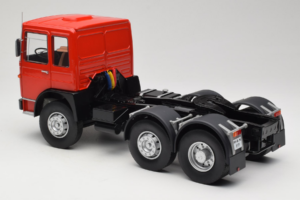 MAN 16304 F7 Vermelho Road Kings 1:18 RK180053 Metal - imagem 7 de 8