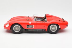 Maserati 300S Vermelho CMC 1:18 M-105 Metal - imagem 3 de 6
