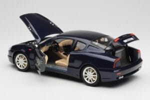 Maserati 3200 GT Preto Bburago 1:18 3371 Metal - imagem 5 de 8