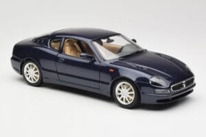 Maserati 3200 GT Preto Bburago 1:18 3371 Metal - imagem 6 de 8