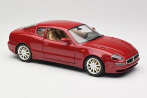 Maserati 3200 GT Vermelho Escuro Bburago 1:18 3341-M2 Metal - imagem 6 de 8