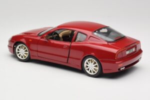 Maserati 3200 GT Vermelho Escuro Bburago 1:18 3341-M2 Metal - imagem 7 de 8