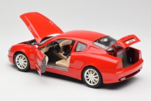Maserati 3200 GT Vermelho Bburago 1:18 3341 Metal - imagem 5 de 8