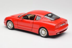 Maserati 3200 GT Vermelho Bburago 1:18 3341 Metal - imagem 7 de 8