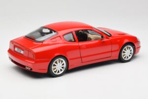 Maserati 3200 GT Rosso Mondiale Bburago 1:18 3341-M1 Metal - imagem 3 de 8