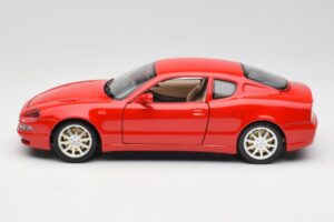 Maserati 3200 GT Rosso Mondiale Bburago 1:18 3341-M1 Metal - imagem 4 de 8