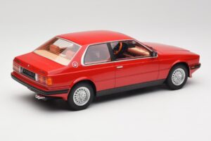 Maserati BiTurbo Coupe Rosso Corsa Minichamps 1:18 107123501 Resina - imagem 2 de 6