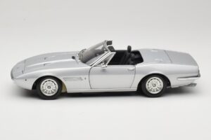 Maserati Ghibli Spyder Prateado Minichamps 1:18 100122330 Metal - imagem 4 de 7