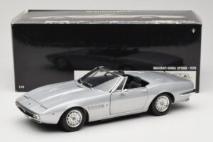 Maserati Ghibli Spyder Prateado Minichamps 1:18 100122330 Metal - imagem 7 de 7