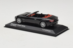 Maserati GranCabrio Preto Metalizado Minichamps 1:43 400123930 Metal - imagem 3 de 5