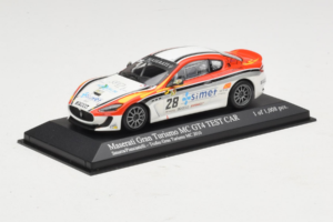 Maserati GranTurismo MC GT4 #28 Smurra / Piancastelli Maserati MC 2010 Minichamps 1:43 400101228 Metal - imagem 2 de 5
