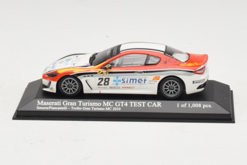 Maserati GranTurismo MC GT4 #28 Smurra / Piancastelli Maserati MC 2010 Minichamps 1:43 400101228 Metal