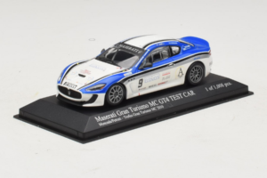Maserati GranTurismo MC GT4 #9 Moncada / Petrini Maserati MC 2010 Minichamps 1:43 400101209 Metal - imagem 2 de 5