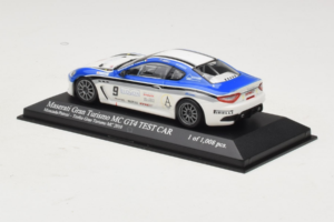 Maserati GranTurismo MC GT4 #9 Moncada / Petrini Maserati MC 2010 Minichamps 1:43 400101209 Metal - imagem 3 de 5