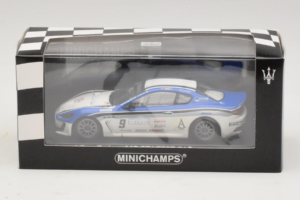 Maserati GranTurismo MC GT4 #9 Moncada / Petrini Maserati MC 2010 Minichamps 1:43 400101209 Metal - imagem 4 de 5