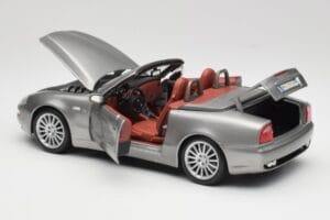 Maserati 4200 GT Spyder Cinzento Bburago 1:18 18-12019 Metal - imagem 5 de 8