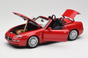 Maserati GT Spyder Vermelho Bburago 1:18 34097 Metal - imagem 2 de 8