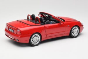 Maserati GT Spyder Vermelho Bburago 1:18 34097 Metal - imagem 3 de 8