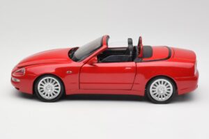 Maserati GT Spyder Vermelho Bburago 1:18 34097 Metal - imagem 4 de 8