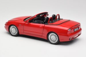Maserati GT Spyder Vermelho Bburago 1:18 34097 Metal - imagem 5 de 8