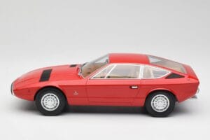 Maserati Khamsin Vermelho Minichamps 1:18 107123821 Resina - imagem 3 de 6