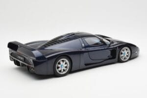 Maserati MC12 Road Car Azul Metallic AUTOart 1:18 75802 Metal - imagem 3 de 8