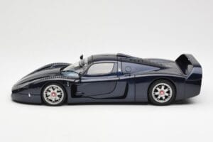 Maserati MC12 Road Car Azul Metallic AUTOart 1:18 75802 Metal - imagem 4 de 8