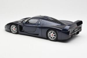 Maserati MC12 Road Car Azul Metallic AUTOart 1:18 75802 Metal - imagem 7 de 8