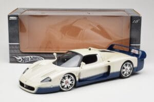 Maserati MC12 Branco Azul Hot Wheels 1:18 G7158 Metal - imagem 8 de 8