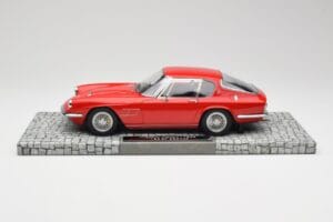 Maserati Mistral Vermelho Minichamps 1:18 107123422 Resina - imagem 3 de 6