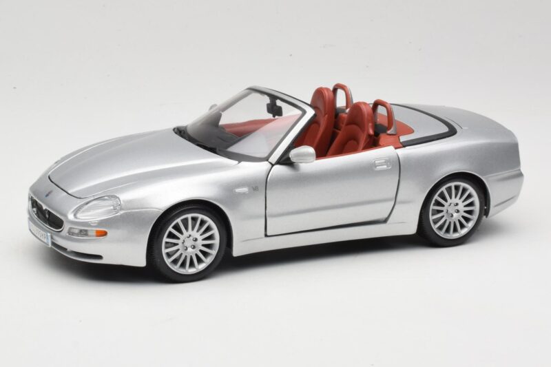 Maserati Spyder Prata Maisto 1:18 31667 Metal