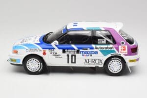 Mazda 323 GTX #10 T. Makinen / S. Harjanne 1000 Lakes Rally 1991 Otto 1:18 OT1099 Resina - imagem 3 de 6