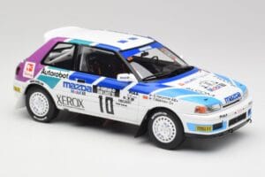 Mazda 323 GTX #10 T. Makinen / S. Harjanne 1000 Lakes Rally 1991 Otto 1:18 OT1099 Resina - imagem 4 de 6