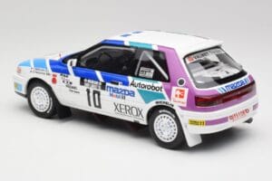 Mazda 323 GTX #10 T. Makinen / S. Harjanne 1000 Lakes Rally 1991 Otto 1:18 OT1099 Resina - imagem 5 de 6