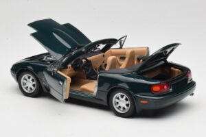 Mazda MX-5 NA Emerald Green Gate 1:18 01017 Metal - imagem 5 de 8