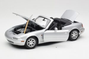 Mazda MX-5 Miata NA Highlight Prateado Gate 1:18 1015 Metal - imagem 2 de 8