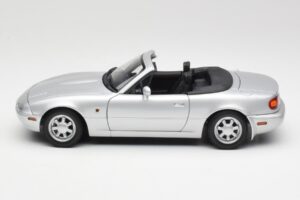 Mazda MX-5 Miata NA Highlight Prateado Gate 1:18 1015 Metal - imagem 4 de 8