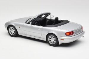Mazda MX-5 Miata NA Highlight Prateado Gate 1:18 1015 Metal - imagem 7 de 8