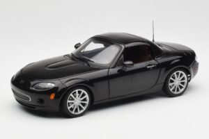 Mazda MX-5 NC Roadster Retractable Hardtop US Spec Preto AUTOart 1:18 75971 Metal
