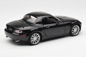Mazda MX-5 NC Roadster Retractable Hardtop US Spec Preto AUTOart 1:18 75971 Metal - imagem 5 de 10