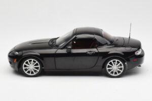 Mazda MX-5 NC Roadster Retractable Hardtop US Spec Preto AUTOart 1:18 75971 Metal - imagem 6 de 10