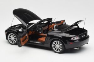 Mazda MX-5 NC Roadster Retractable Hardtop US Spec Preto AUTOart 1:18 75971 Metal - imagem 7 de 10