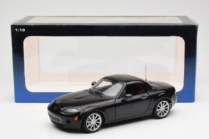 Mazda MX-5 NC Roadster Retractable Hardtop US Spec Preto AUTOart 1:18 75971 Metal - imagem 10 de 10