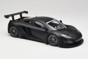 McLaren 12C GT3 Carbon Mate Preto Minichamps 1:18 151121390 Metal - imagem 4 de 6