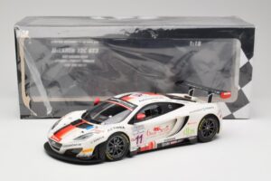 McLaren 12C GT3 #11 Art Grand Prix C. Leclerc / N. Parisy / A. Soucek Spa 24 Hours 2013 Minichamps 1:18 151131311 Metal - imagem 6 de 6