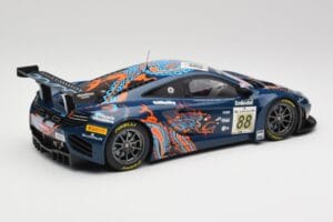 McLaren 12C GT3 #88 Von Ryan Racing A. Barff / T. Goodwin / B. Senna Spa 24 Hours 2013 Minichamps 1:18 151131388 Metal - imagem 2 de 6