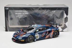 McLaren 12C GT3 #88 Von Ryan Racing A. Barff / T. Goodwin / B. Senna Spa 24 Hours 2013 Minichamps 1:18 151131388 Metal - imagem 6 de 6
