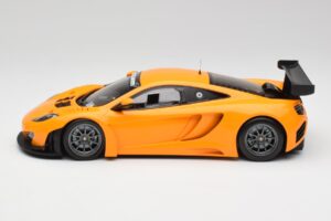 McLaren 12C GT3 Papaya Laranja Minichamps 1:18 151121391 Metal - imagem 3 de 6