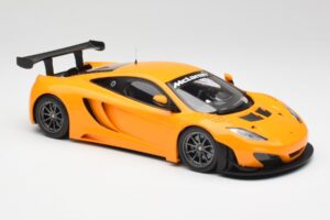 McLaren 12C GT3 Papaya Laranja Minichamps 1:18 151121391 Metal - imagem 4 de 6