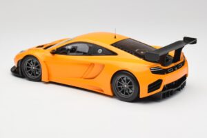 McLaren 12C GT3 Papaya Laranja Minichamps 1:18 151121391 Metal - imagem 5 de 6